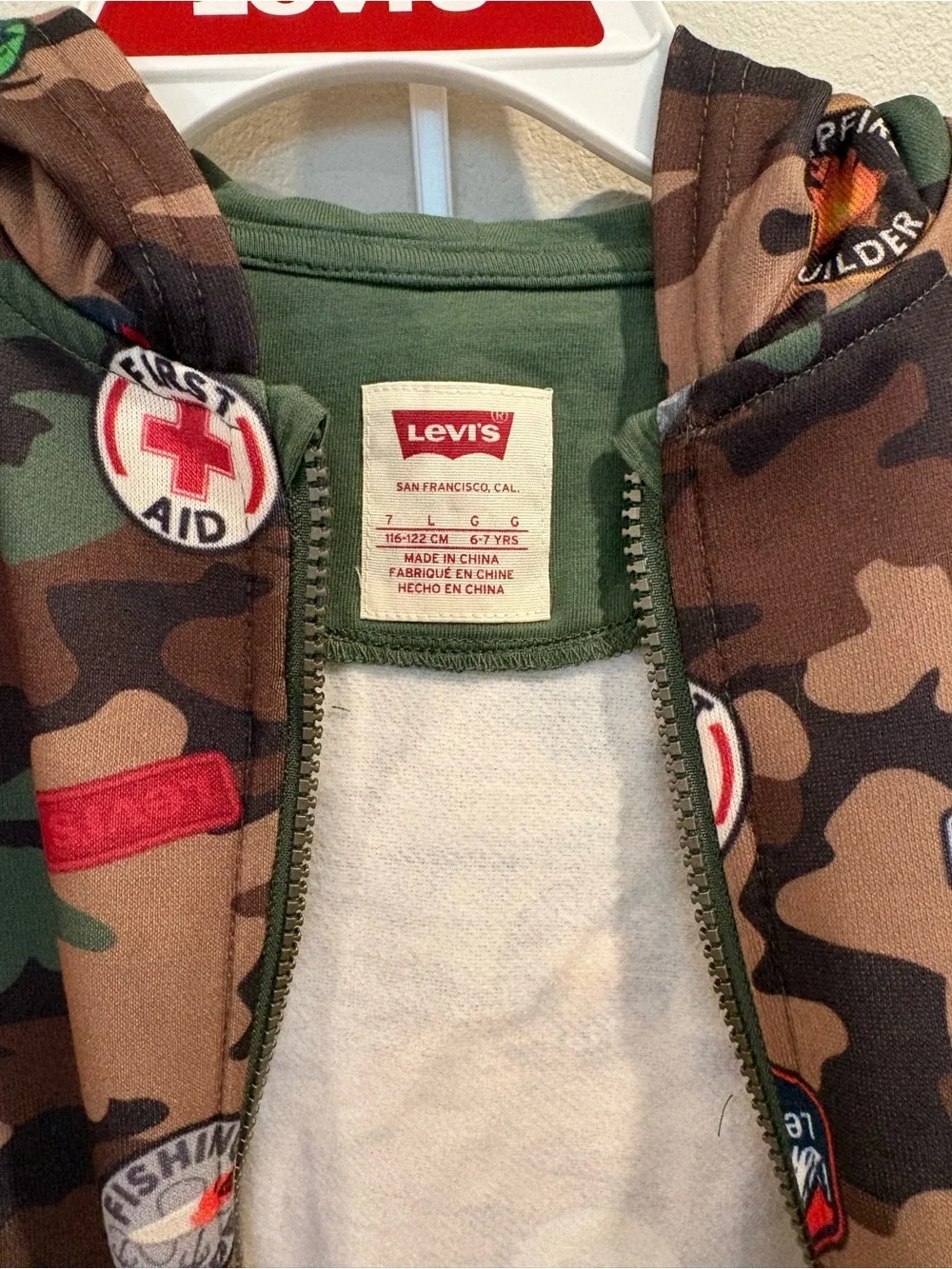 Levi’s Boy’s 2-piece Set Included Camo Full-Zip Hoodie and Blue Jeans Size L 6/7